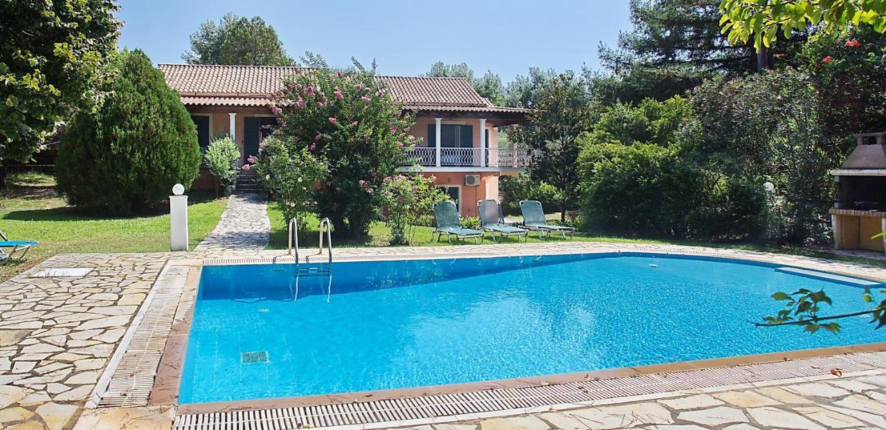Villa Leda Karousádes Exterior foto