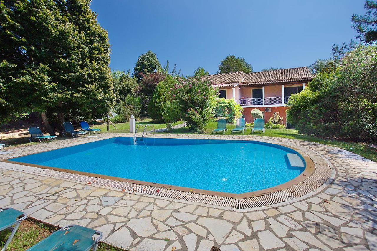 Villa Leda Karousádes Exterior foto