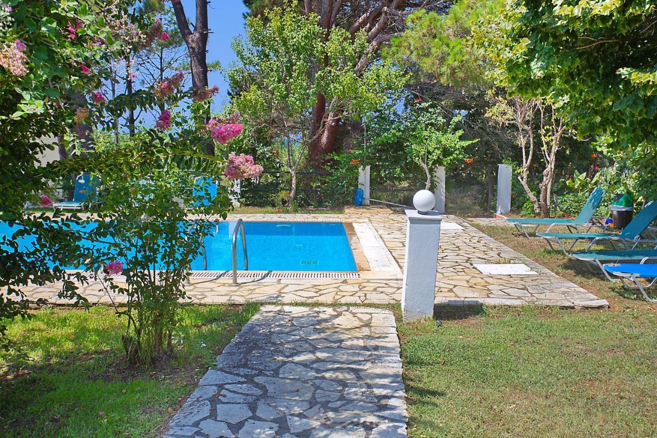 Villa Leda Karousádes Exterior foto