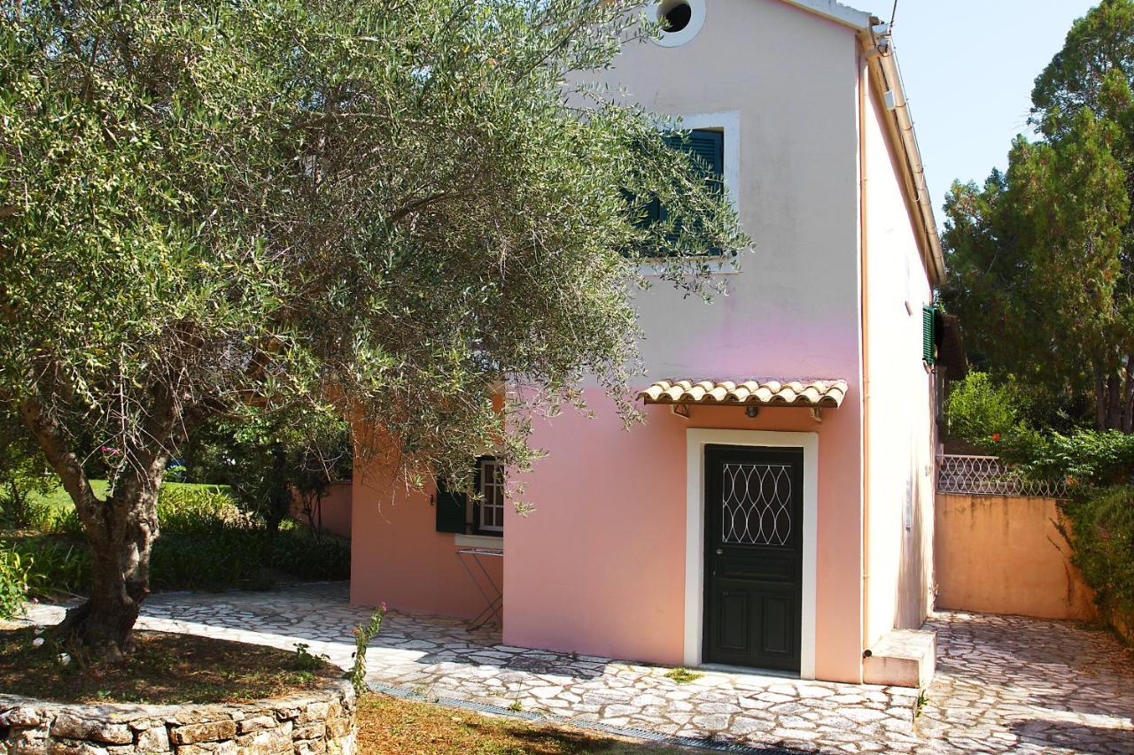 Villa Leda Karousádes Exterior foto