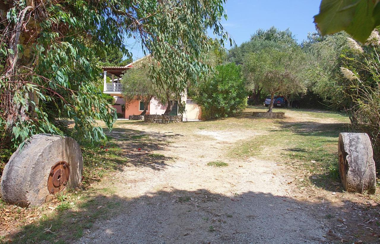 Villa Leda Karousádes Exterior foto